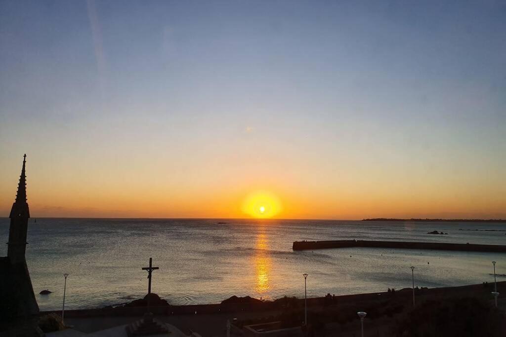 Le Phare De La Croix Pleine Vue Mer Centre Ville Concarneau Exteriör bild
