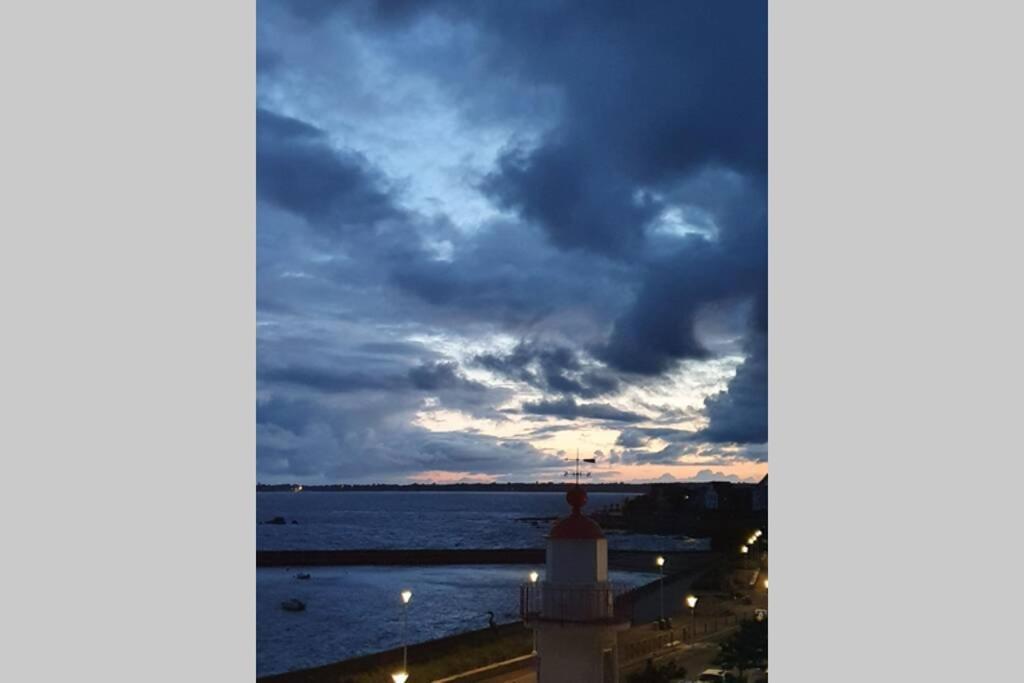 Le Phare De La Croix Pleine Vue Mer Centre Ville Concarneau Exteriör bild